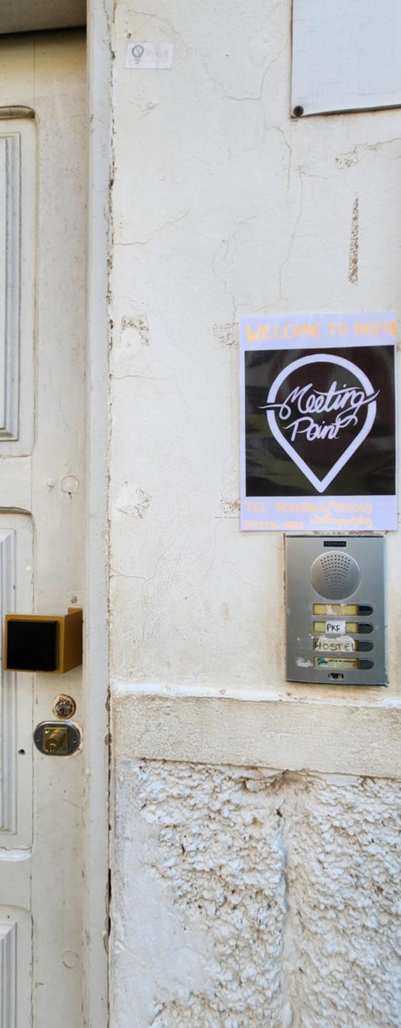 No Cash Accepted-Meeting Point Hostel- Praia, Also In Tarrafal & Fogo Exteriör bild